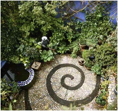 Góc vườn xinh bằng nghệ thuật mosaic