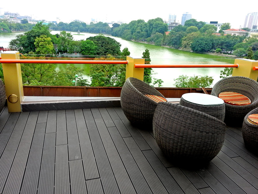 Sàn nhựa giả gỗ ngoài trời cho ban công San-nhua-gia-go-ngoai-troi-cho-ban-cong