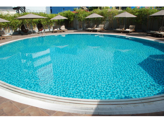 Lưu ý khi chọn màu sắc gạch Mosaic cho hồ bơi