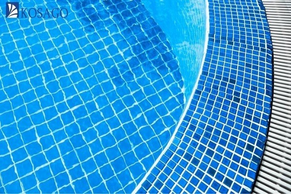 gạch mosaic ốp lát bể bơi