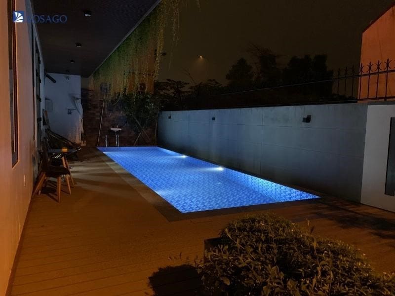 Công trình bể bơi của gia đình anh Hoàng Hà về đêm