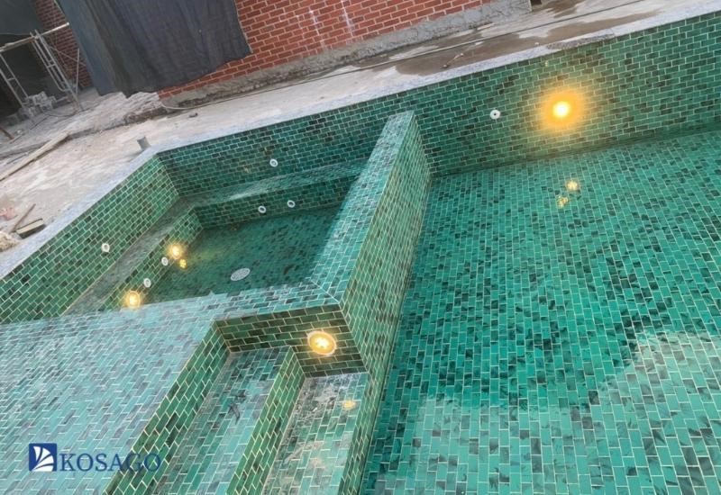 Công trình ốp lát bể bơi gia đình anh Bình ở Hà Nội